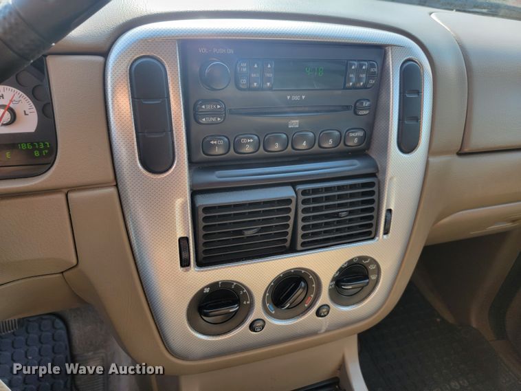 image for item LQ9262 2004 Mercury Mountaineer  SUV