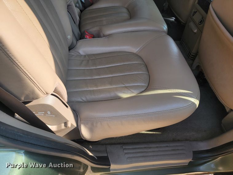 image for item LQ9262 2004 Mercury Mountaineer  SUV