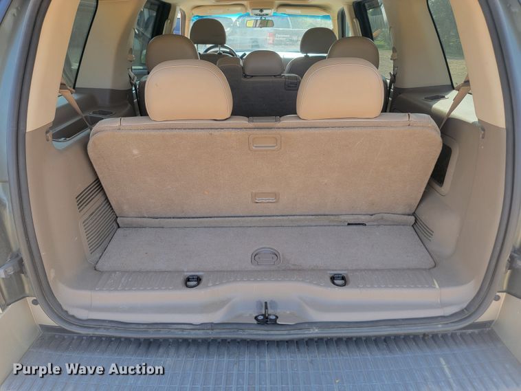 image for item LQ9262 2004 Mercury Mountaineer  SUV