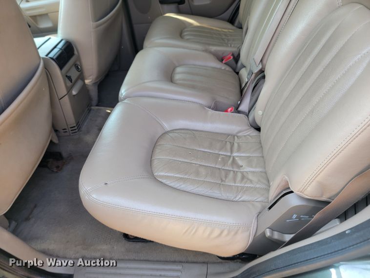 image for item LQ9262 2004 Mercury Mountaineer  SUV