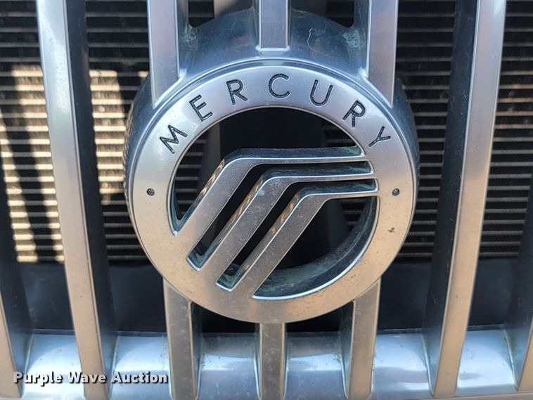 image for item LQ9262 2004 Mercury Mountaineer  SUV