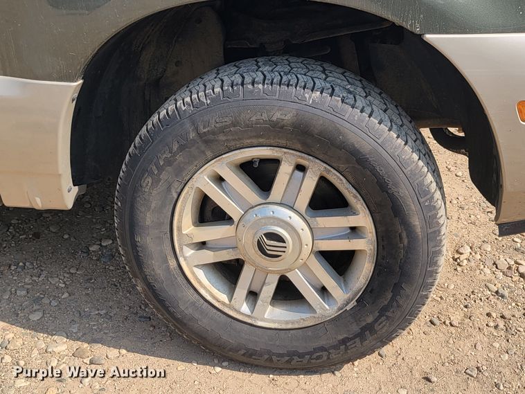 image for item LQ9262 2004 Mercury Mountaineer  SUV