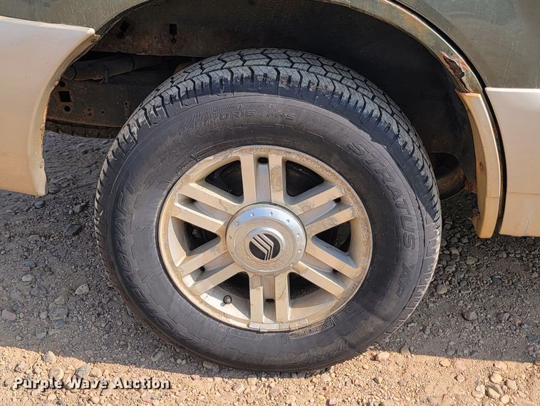 image for item LQ9262 2004 Mercury Mountaineer  SUV