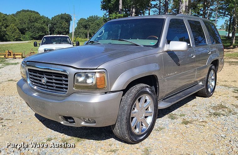 image for item LS9743 2000 Cadillac Escalade  SUV