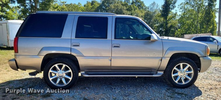 image for item LS9743 2000 Cadillac Escalade  SUV