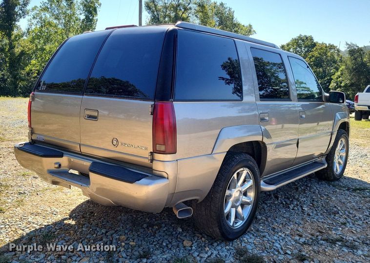image for item LS9743 2000 Cadillac Escalade  SUV