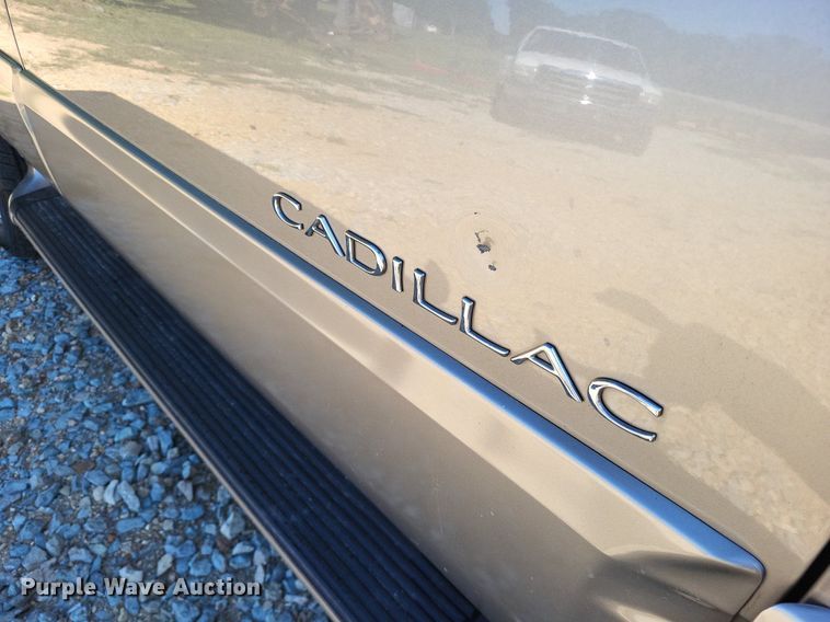 image for item LS9743 2000 Cadillac Escalade  SUV