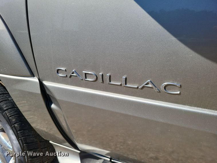 image for item LS9743 2000 Cadillac Escalade  SUV