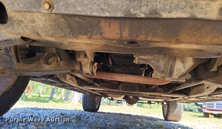 image for item LS9743 2000 Cadillac Escalade  SUV