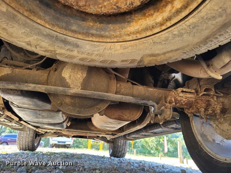 image for item LS9743 2000 Cadillac Escalade  SUV