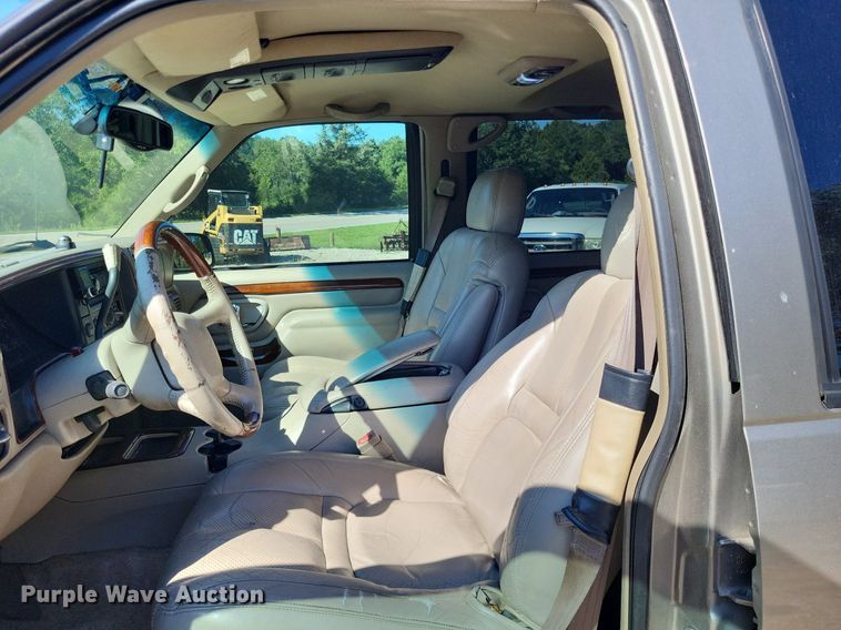 image for item LS9743 2000 Cadillac Escalade  SUV