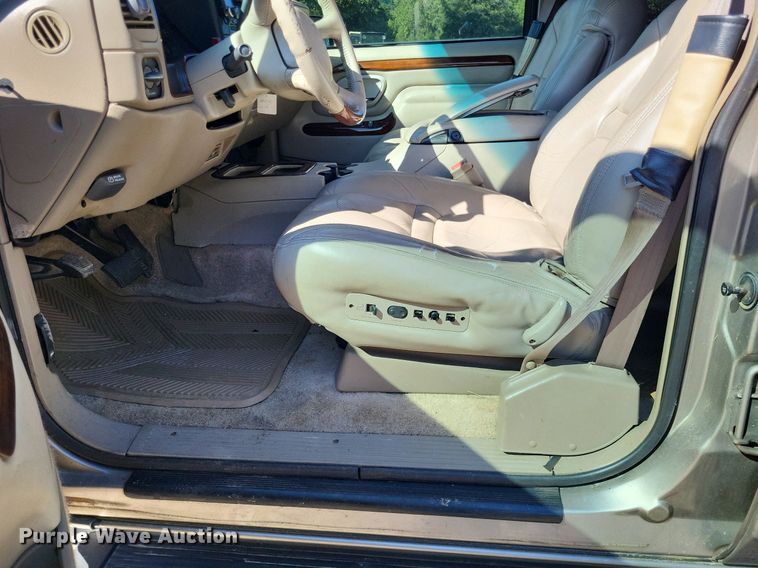 image for item LS9743 2000 Cadillac Escalade  SUV