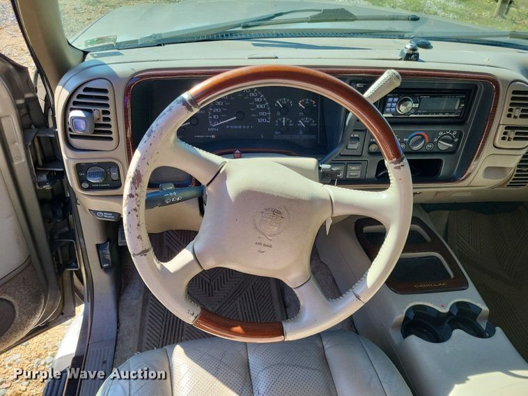 image for item LS9743 2000 Cadillac Escalade  SUV