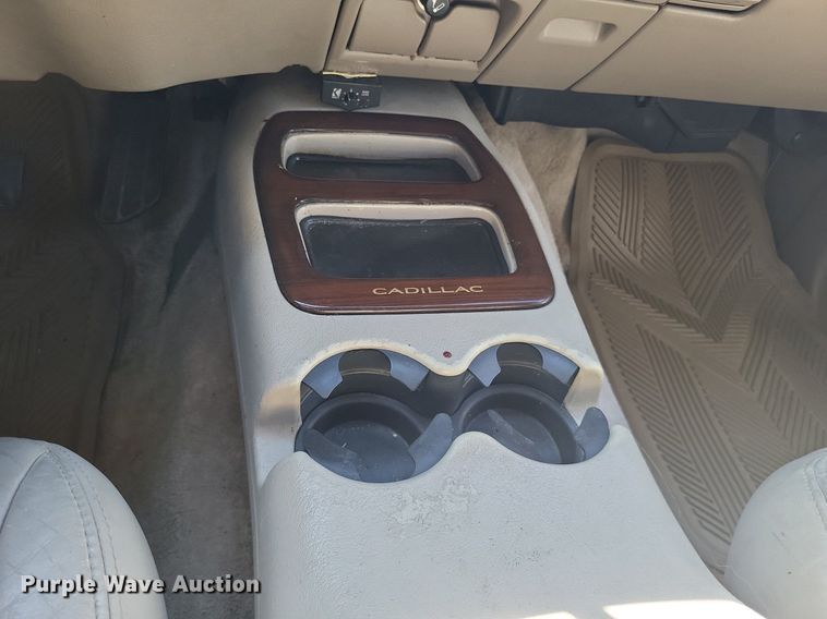 image for item LS9743 2000 Cadillac Escalade  SUV