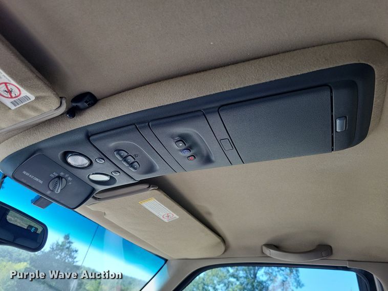 image for item LS9743 2000 Cadillac Escalade  SUV