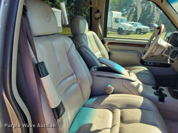 image for item LS9743 2000 Cadillac Escalade  SUV