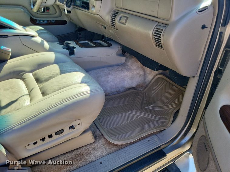 image for item LS9743 2000 Cadillac Escalade  SUV