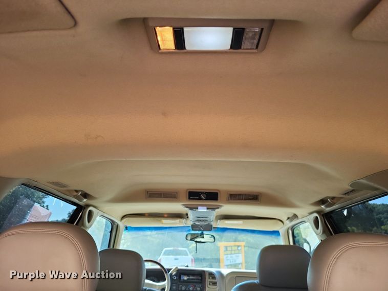 image for item LS9743 2000 Cadillac Escalade  SUV