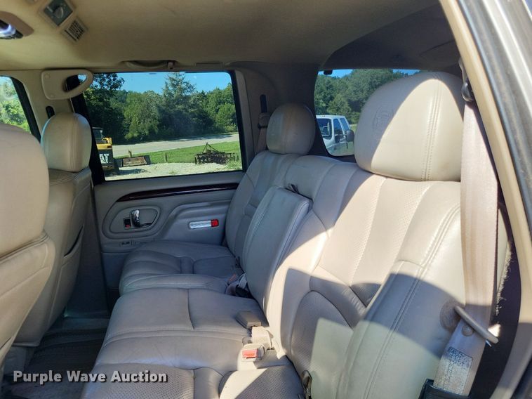 image for item LS9743 2000 Cadillac Escalade  SUV