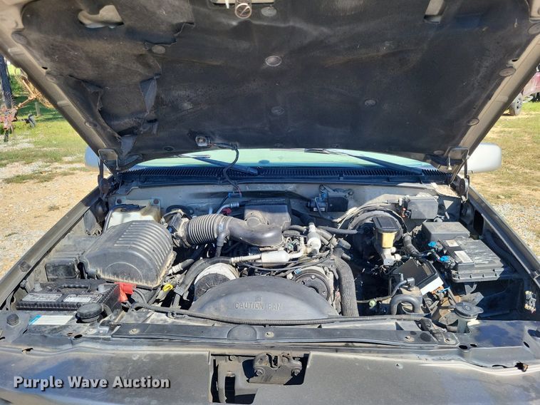 image for item LS9743 2000 Cadillac Escalade  SUV