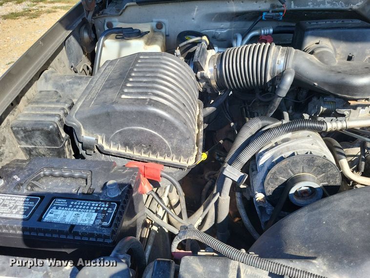 image for item LS9743 2000 Cadillac Escalade  SUV