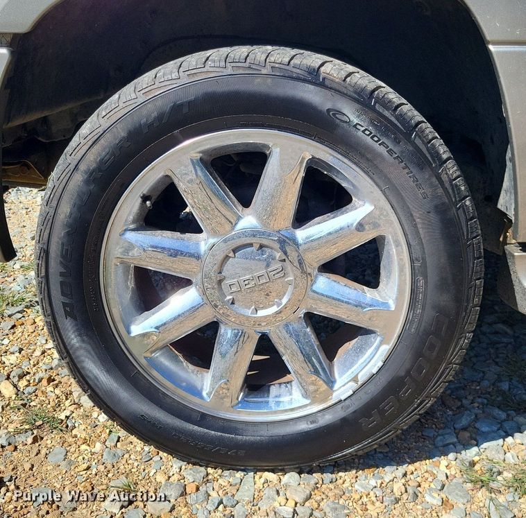 image for item LS9743 2000 Cadillac Escalade  SUV