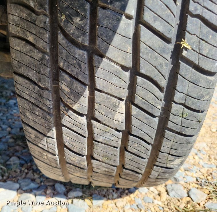 image for item LS9743 2000 Cadillac Escalade  SUV