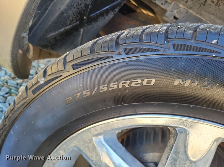 image for item LS9743 2000 Cadillac Escalade  SUV