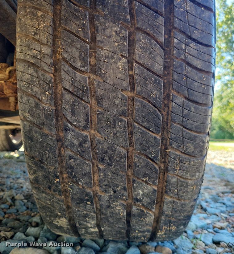 image for item LS9743 2000 Cadillac Escalade  SUV