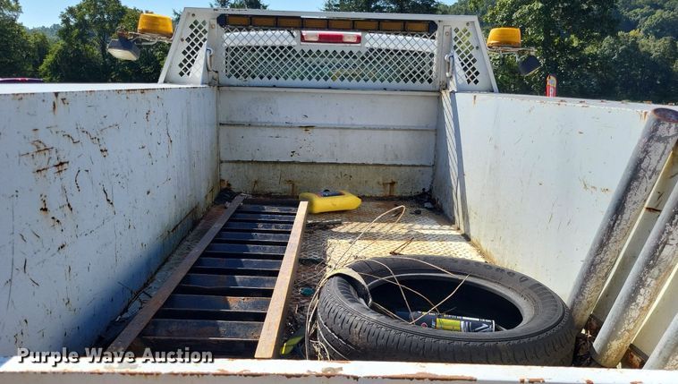 image for item LS9744 2007 Chevrolet 2500HD  Ext. Cab utility bed pickup truck