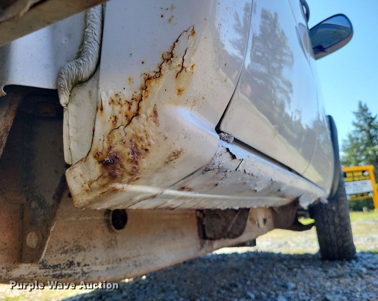 image for item LS9744 2007 Chevrolet 2500HD  Ext. Cab utility bed pickup truck