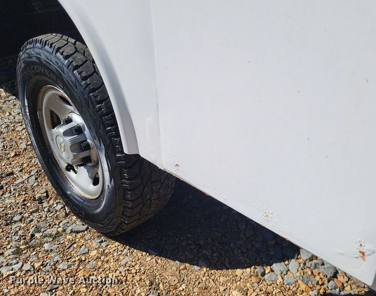 image for item LS9744 2007 Chevrolet 2500HD  Ext. Cab utility bed pickup truck