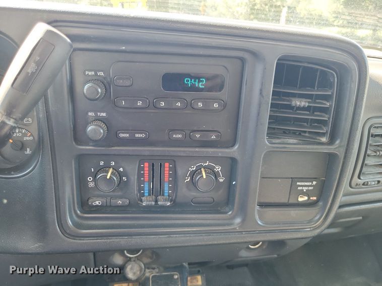 image for item LS9744 2007 Chevrolet 2500HD  Ext. Cab utility bed pickup truck