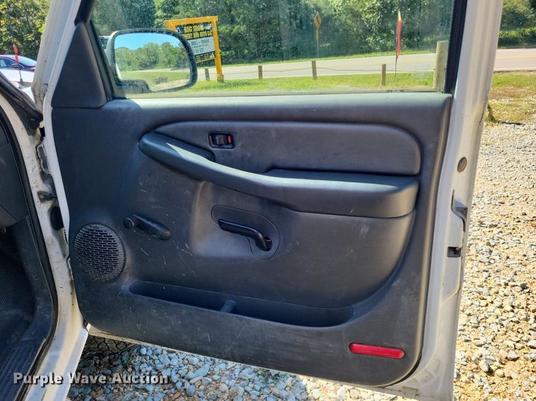 image for item LS9744 2007 Chevrolet 2500HD  Ext. Cab utility bed pickup truck