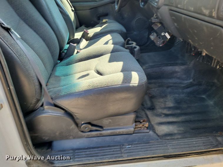 image for item LS9744 2007 Chevrolet 2500HD  Ext. Cab utility bed pickup truck