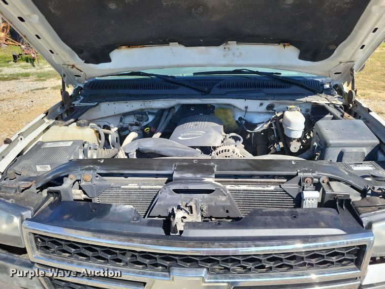 image for item LS9744 2007 Chevrolet 2500HD  Ext. Cab utility bed pickup truck