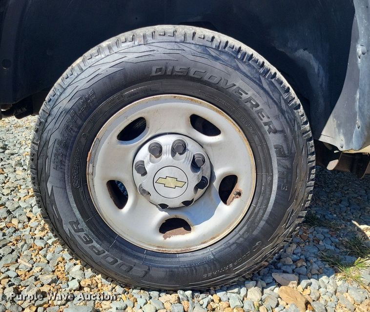 image for item LS9744 2007 Chevrolet 2500HD  Ext. Cab utility bed pickup truck