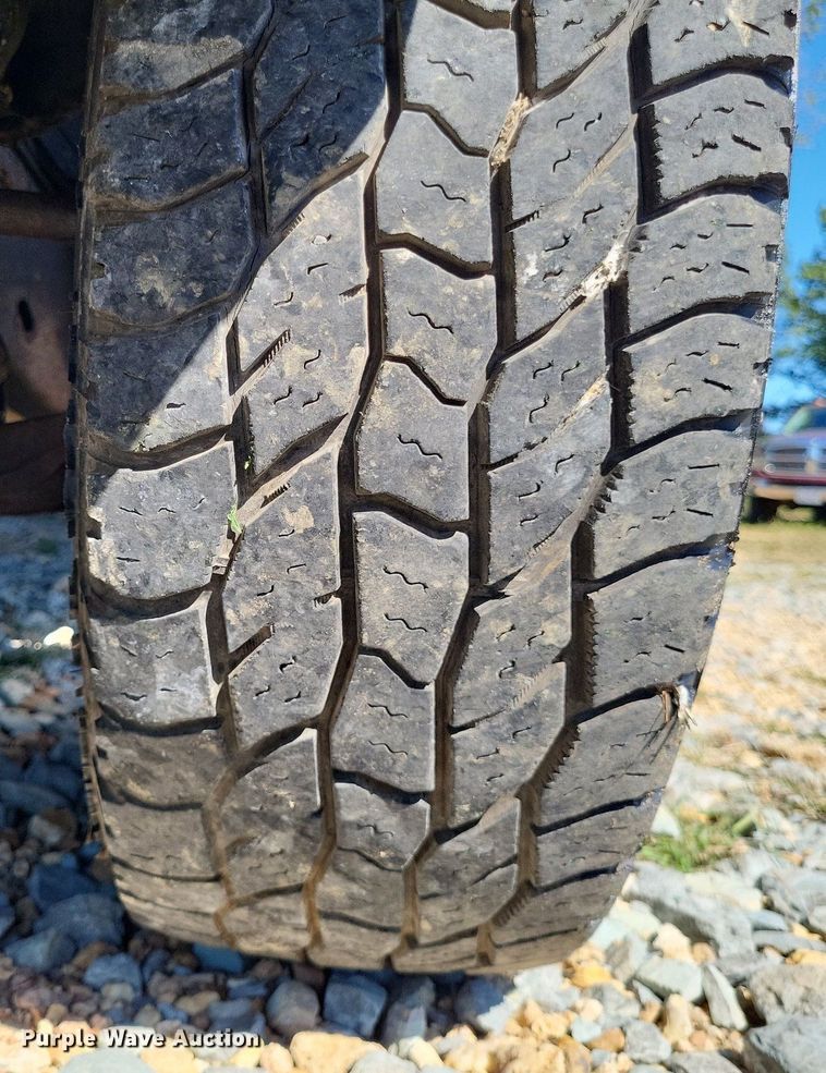 image for item LS9744 2007 Chevrolet 2500HD  Ext. Cab utility bed pickup truck