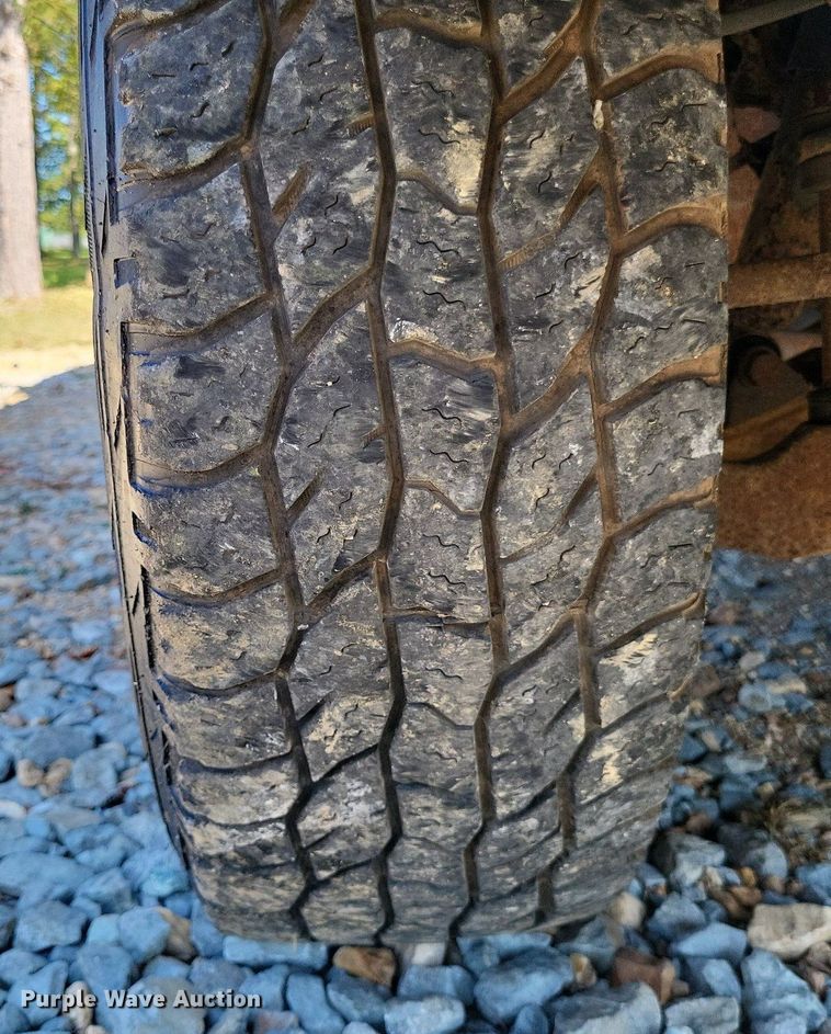 image for item LS9744 2007 Chevrolet 2500HD  Ext. Cab utility bed pickup truck