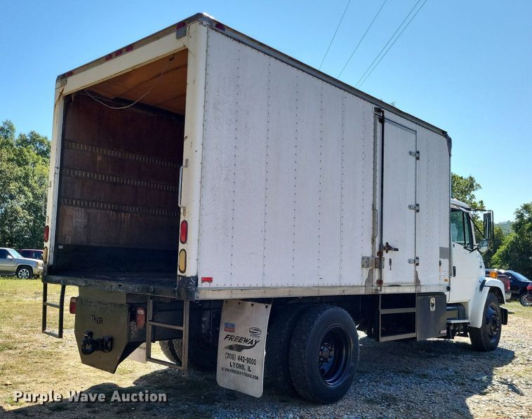image for item LS9745 2001 Freightliner FL60  box truck