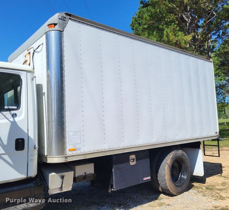 image for item LS9745 2001 Freightliner FL60  box truck