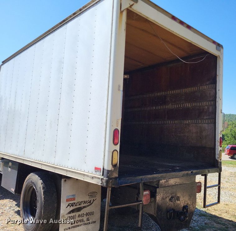 image for item LS9745 2001 Freightliner FL60  box truck