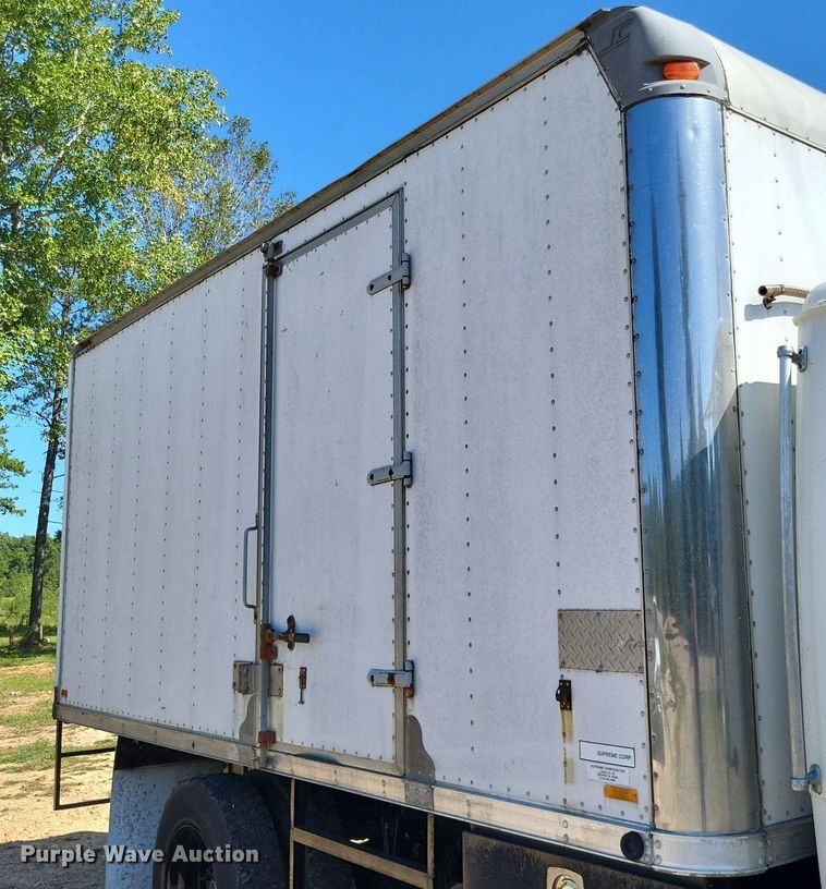 image for item LS9745 2001 Freightliner FL60  box truck