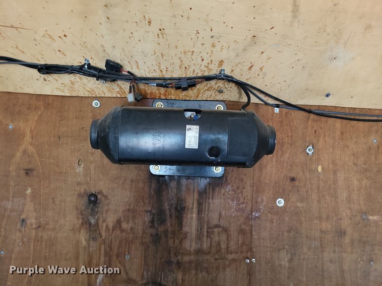 image for item LS9745 2001 Freightliner FL60  box truck