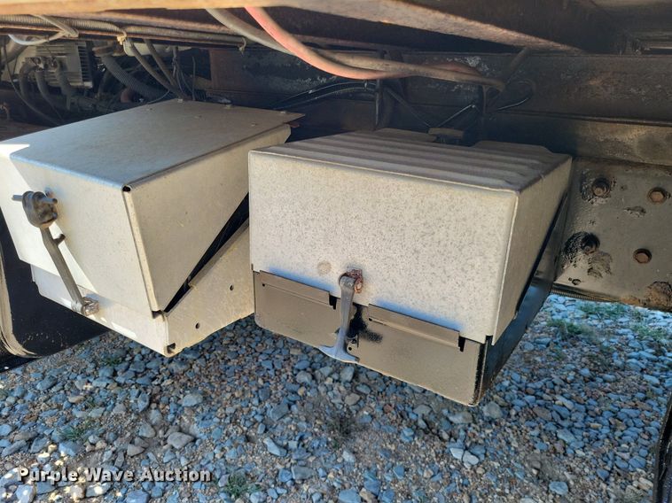 image for item LS9745 2001 Freightliner FL60  box truck