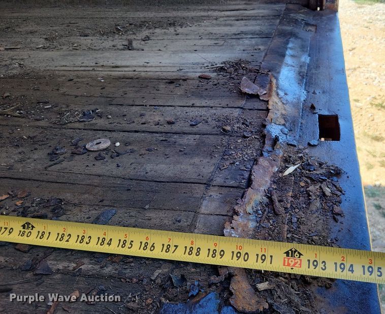 image for item LS9745 2001 Freightliner FL60  box truck