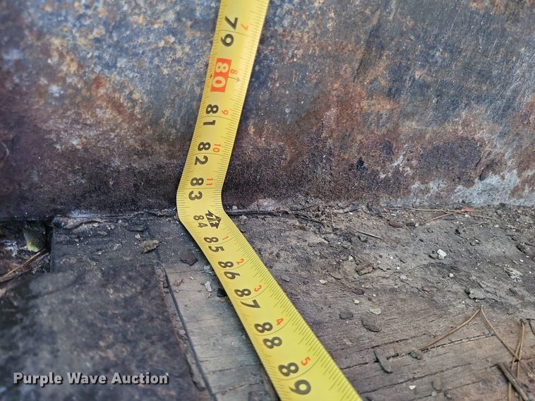 image for item LS9745 2001 Freightliner FL60  box truck