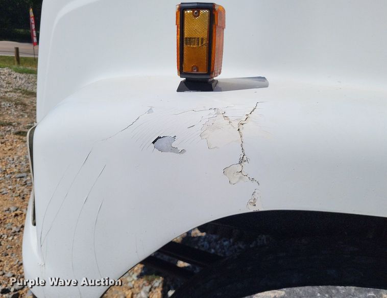 image for item LS9745 2001 Freightliner FL60  box truck