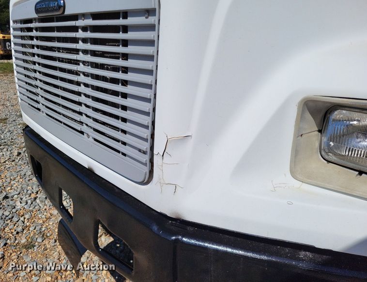 image for item LS9745 2001 Freightliner FL60  box truck
