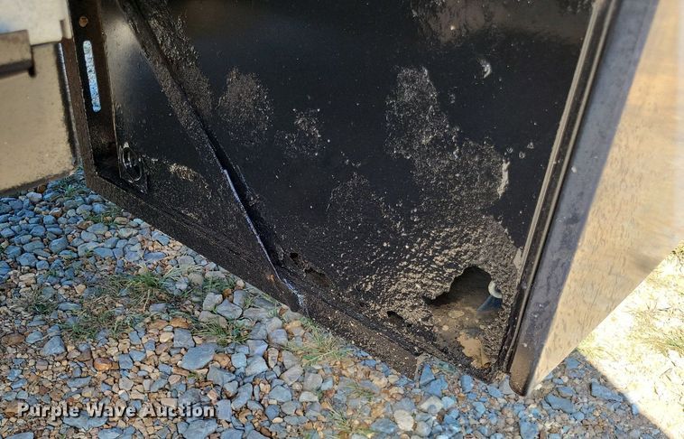 image for item LS9745 2001 Freightliner FL60  box truck